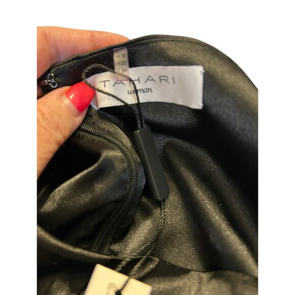 NWT Tahari Black/Red Tilda Dress - Size 18 - Picture 3 of 11